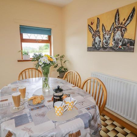 Annie'S Place Villa Newry Esterno foto