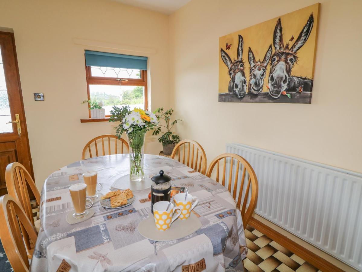 Annie'S Place Villa Newry Esterno foto