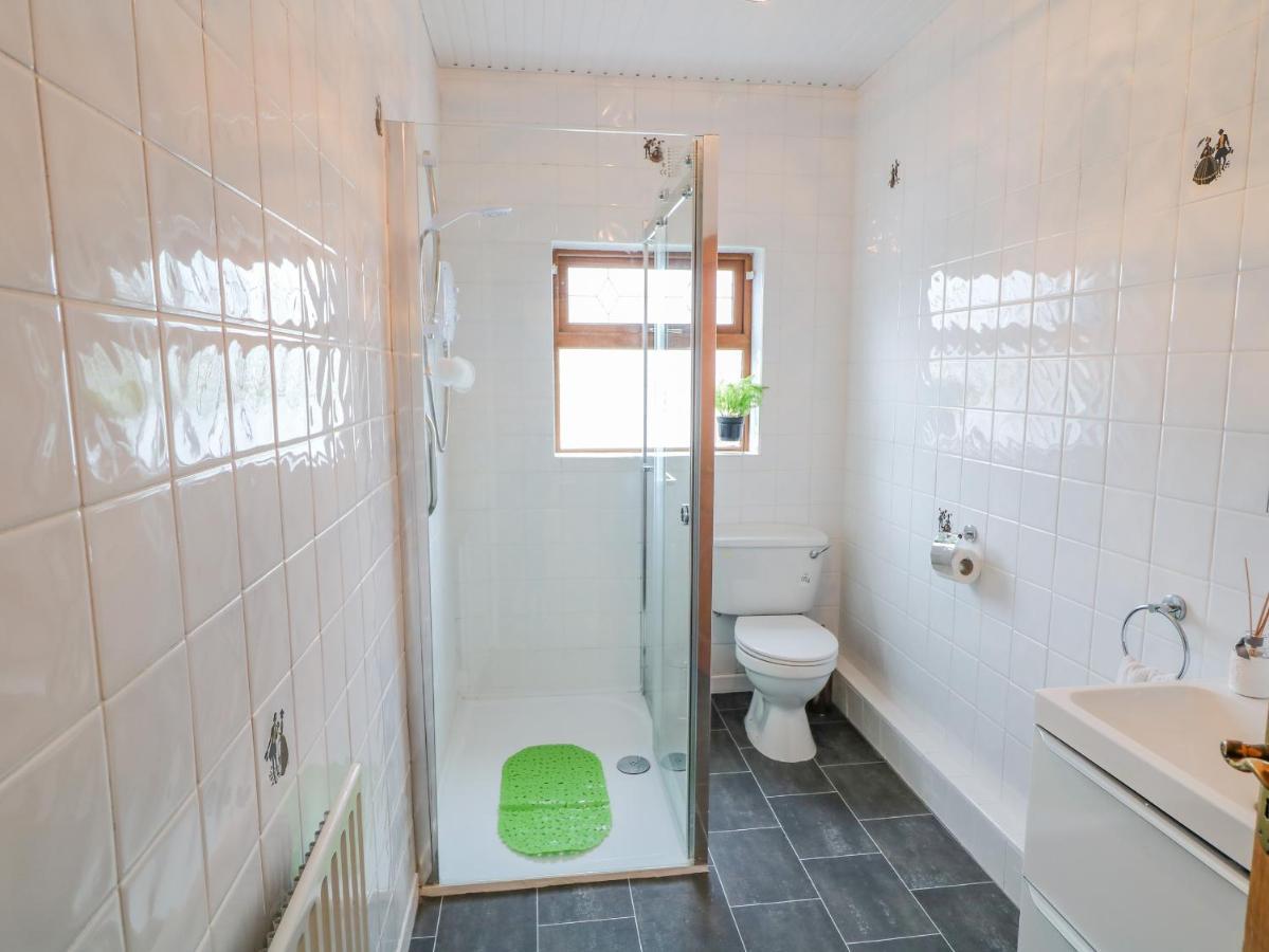 Annie'S Place Villa Newry Esterno foto