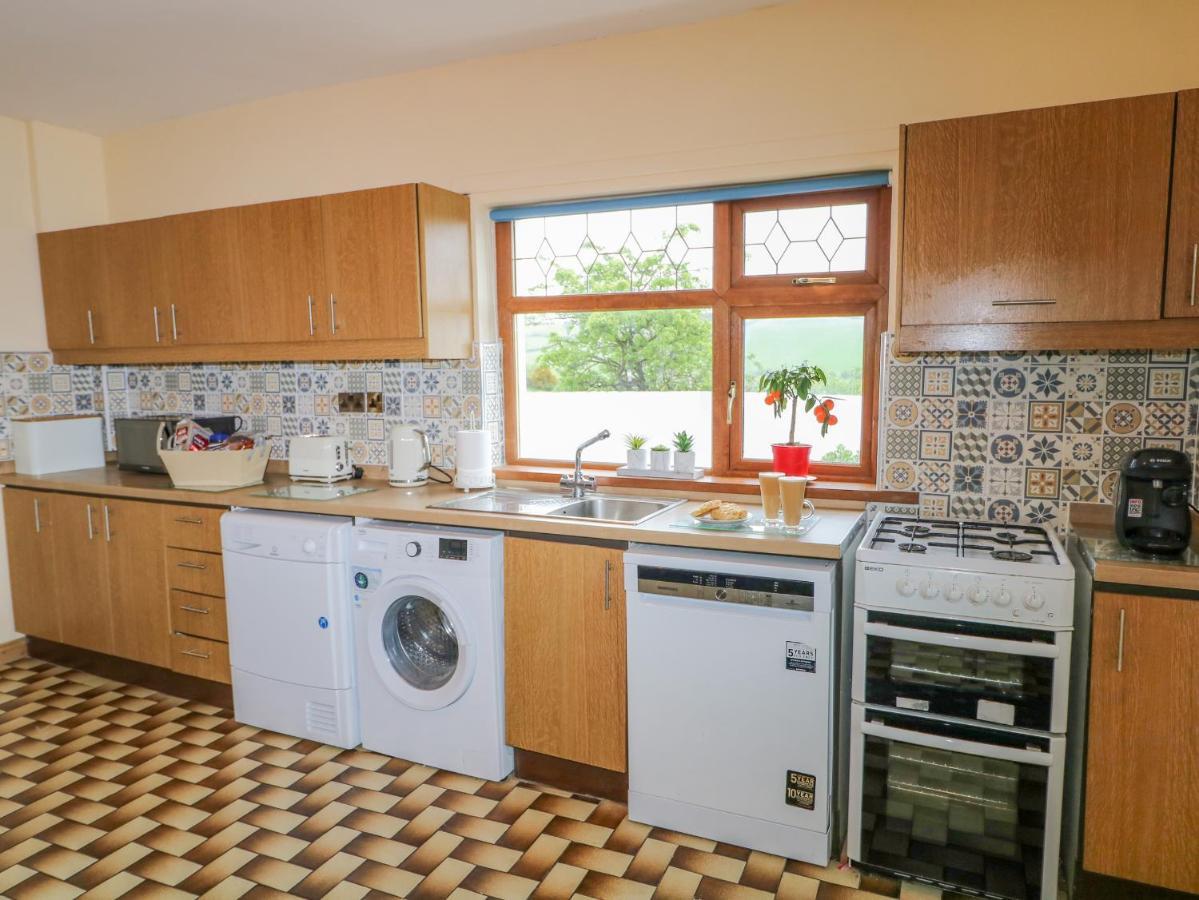 Annie'S Place Villa Newry Esterno foto
