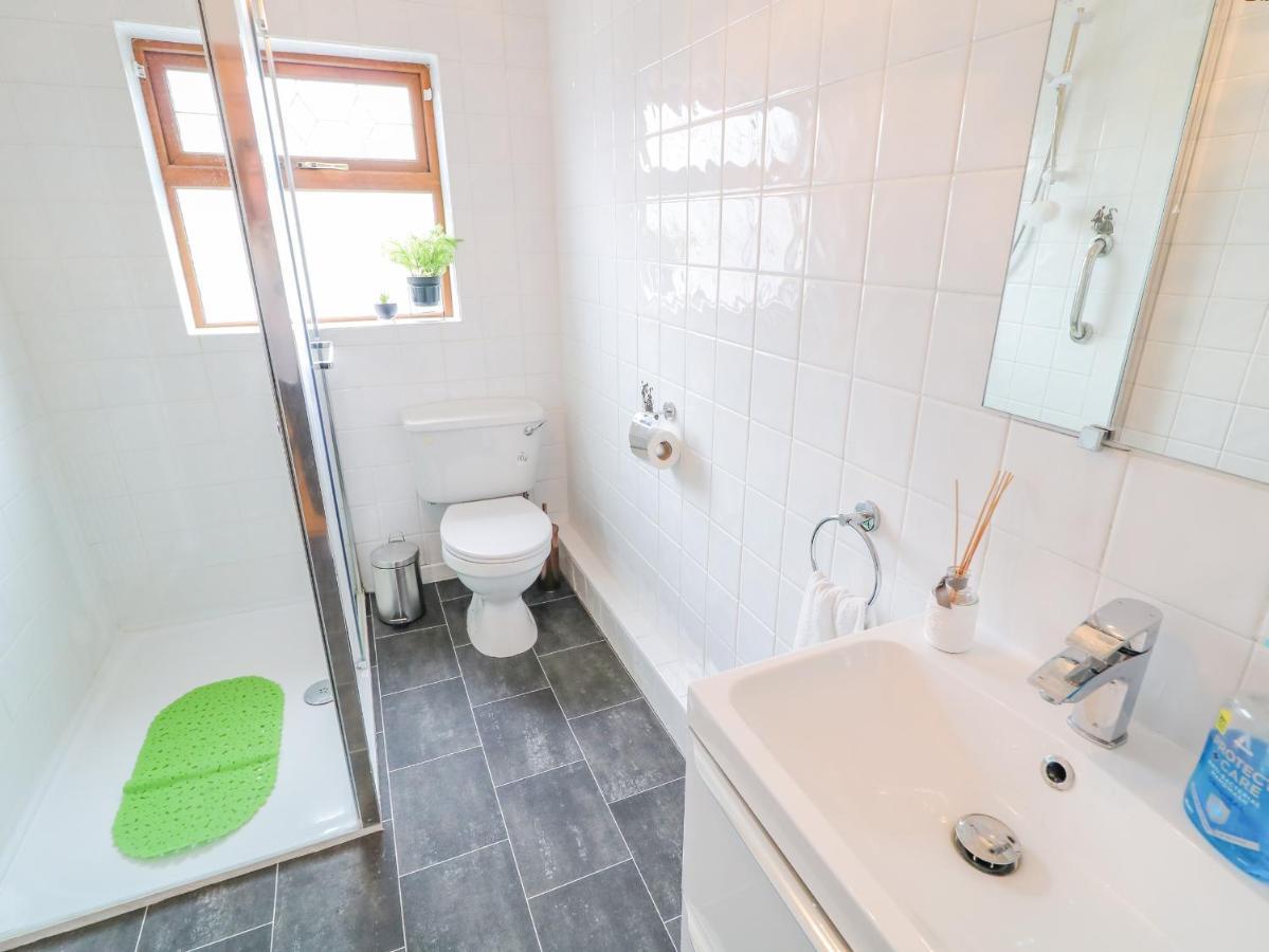 Annie'S Place Villa Newry Esterno foto