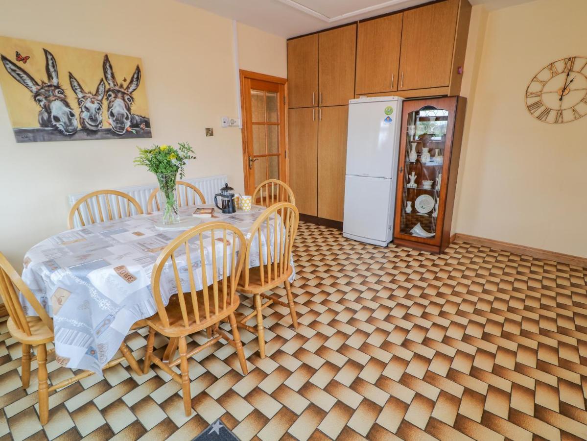 Annie'S Place Villa Newry Esterno foto